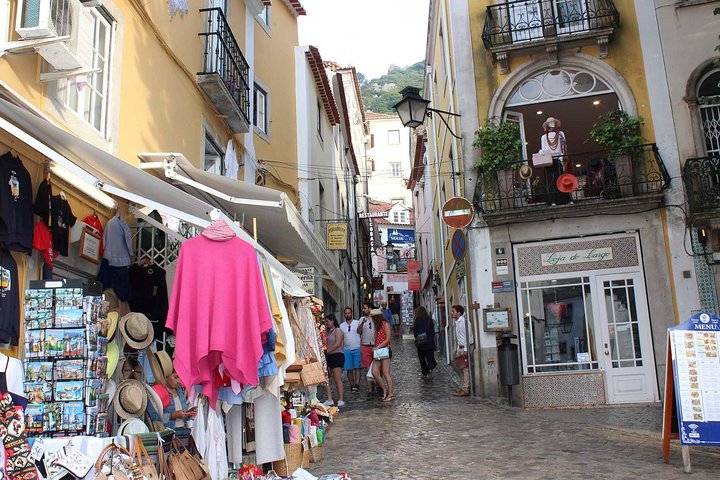 Private Half Day Tour to Sintra and Pena Palace from Lisbon