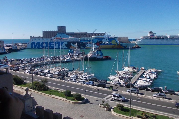 Shared Transfer from Civitavecchia Pier to Rome Hotel or Airport