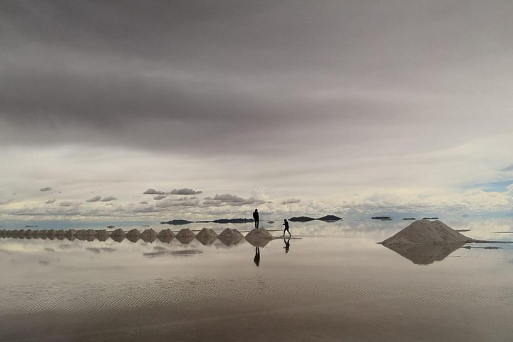 Luxury Uyuni Salt Flats 3D 2N Tour From La Paz by Air