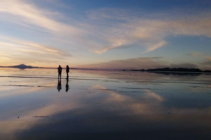 Private 1D 1N Trip from La Paz to Uyuni Salt Flats by Air.
