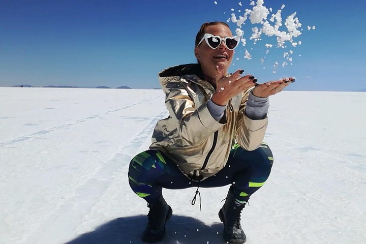 Private 1D 1N Trip from La Paz to Uyuni Salt Flats by Air.