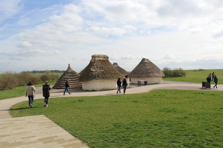 Private Pre Cruise Excursion Transfer London to Southampton Port Via Stonehenge