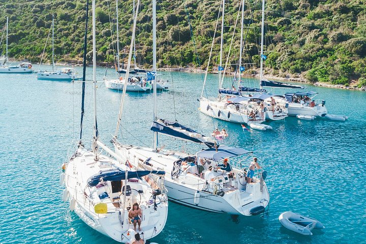Half Day Sailing on a comfort yacht around Hvar and Pakleni islands- small group