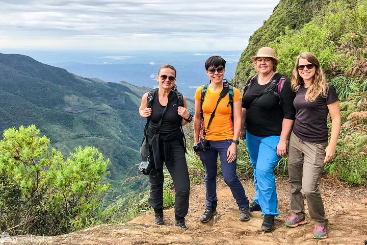 Nuwara Eliya: All Inclusive Horton Plains & Tea Plucking Day Trip