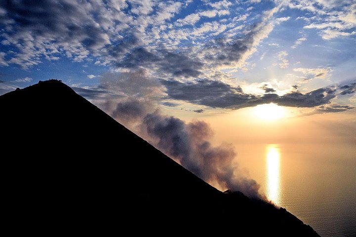 Stromboli: sunset trekking to Sciara del Fuoco - Ashàra