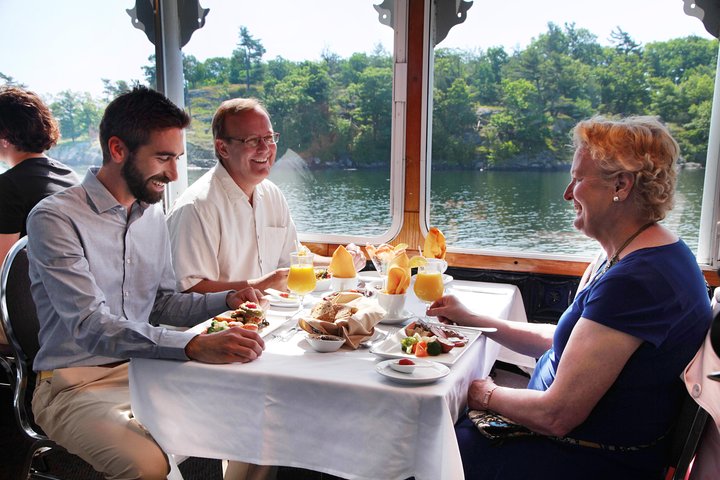 Heart of the 1000 Islands Lunch Cruise