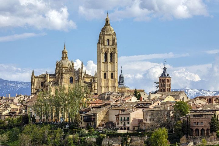 Avila & Segovia Tour with Tickets to Monuments from Madrid