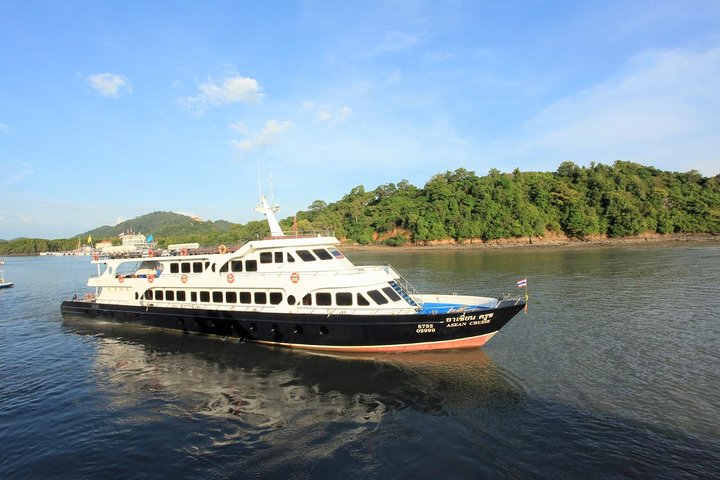 Phuket to Koh Phi Phi by Phi Phi Cruiser