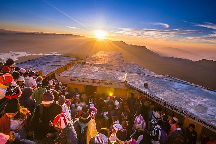 Overnight Hiking and Trekking Tour to Adams peak via Peak Wilderness sanctuary