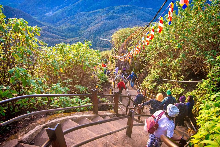Overnight Hiking and Trekking Tour to Adams peak via Peak Wilderness sanctuary