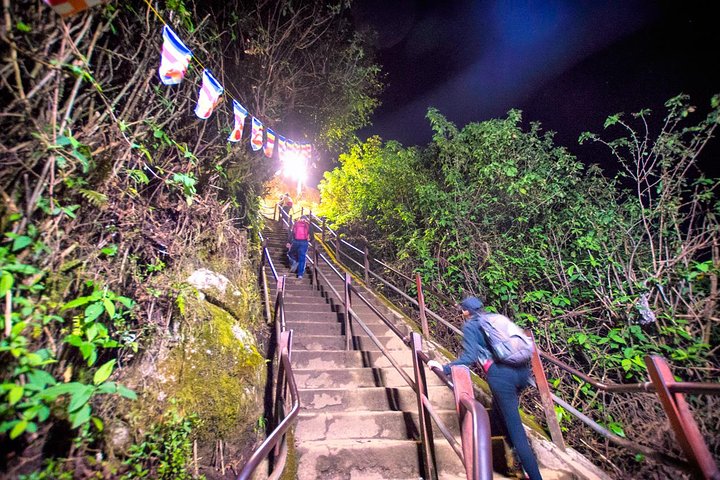 Overnight Hiking and Trekking Tour to Adams peak via Peak Wilderness sanctuary