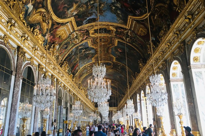 Versailles Palace & Giverny Private Tour with Lunch&Hotel Pick-up