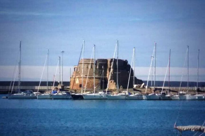 Food Tasty and History Tour in Civitavecchia