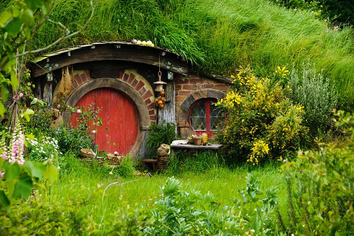Hobbiton Movie Set Tour with lunch from Auckland