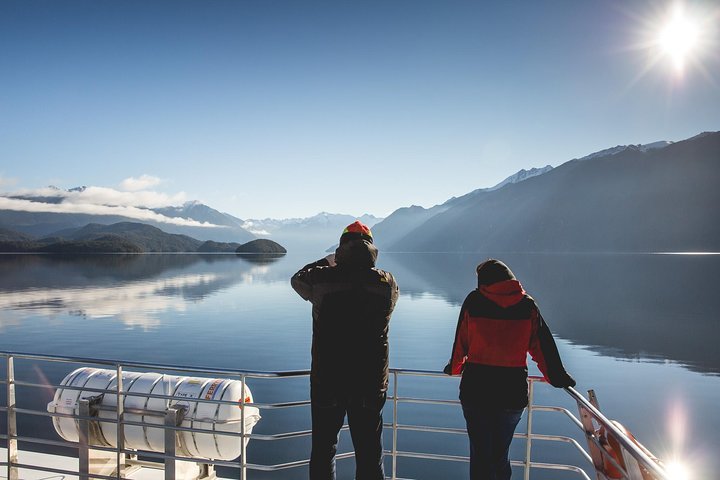 Te Anau Glow Worm Caves Tour