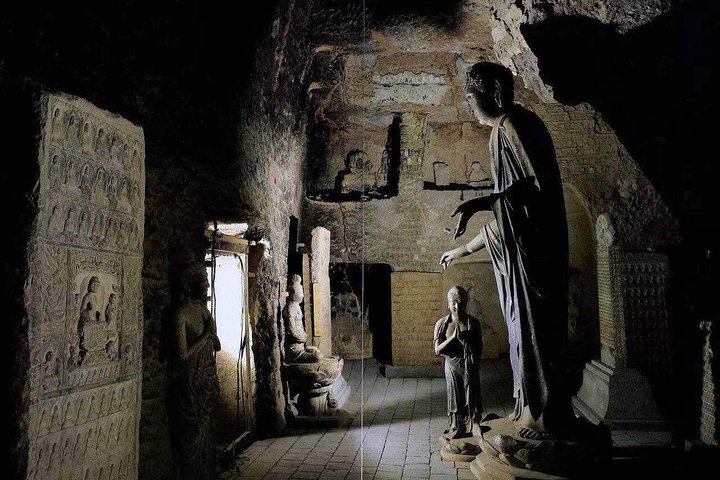 Private Tianshui Day Tour to Maiji Mountain Grottoes and Fuxi Temple with Lunch