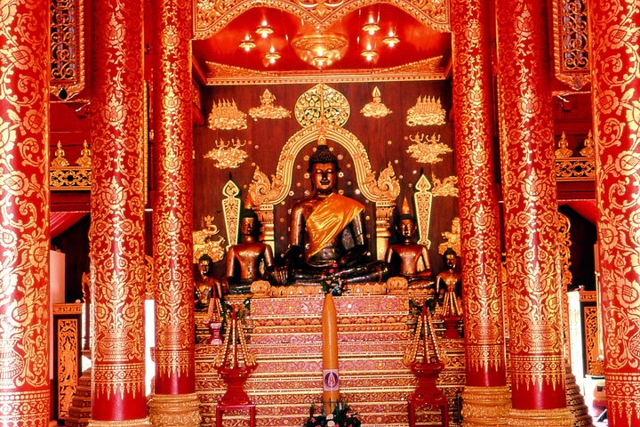 Explore Chiang Rai: City and Temples Experience