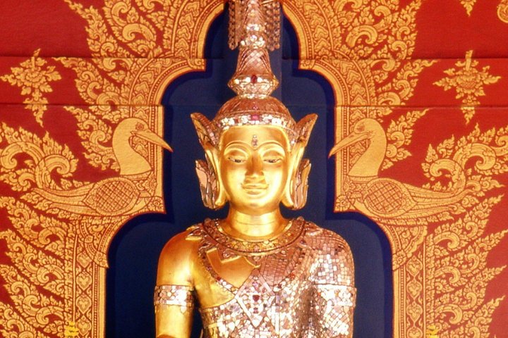 Explore Chiang Rai: City and Temples Experience