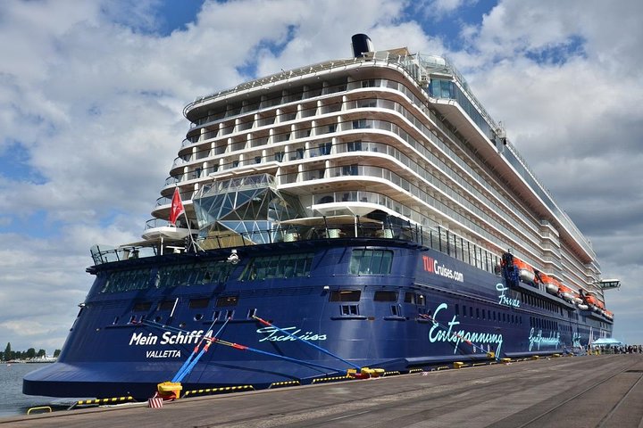 Private Roundtrip Transport from Gdynia Cruise Port to Stutthof