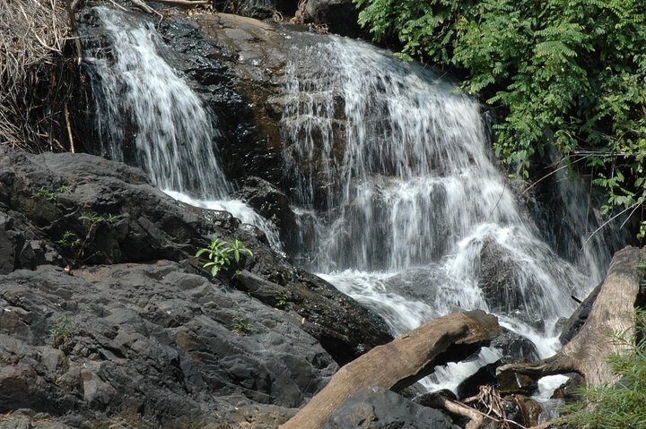 Cultural & Nature Tour: KMT Village, Pha Sua Waterfall, Pang Oung