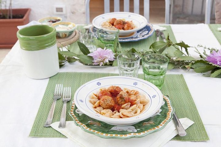 Lunch or dinner and cooking demo at a local home in Viareggio