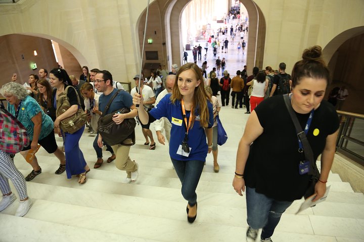 Louvre Museum Masterpieces Guided Tour with Access