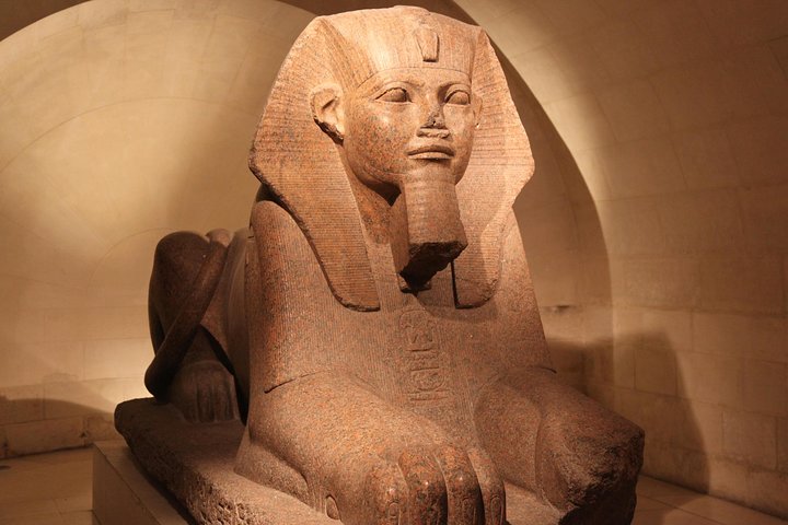 Louvre Museum Masterpieces Guided Tour with Access