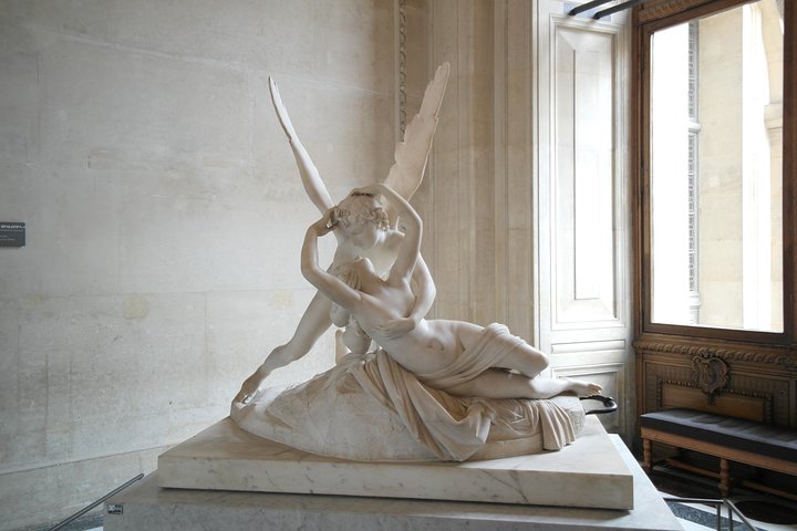 Louvre Museum Masterpieces Guided Tour with Access