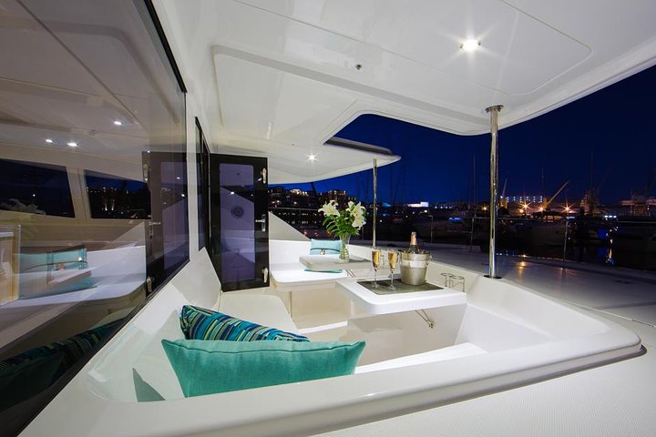 VipDolphins Luxury Whale Watching