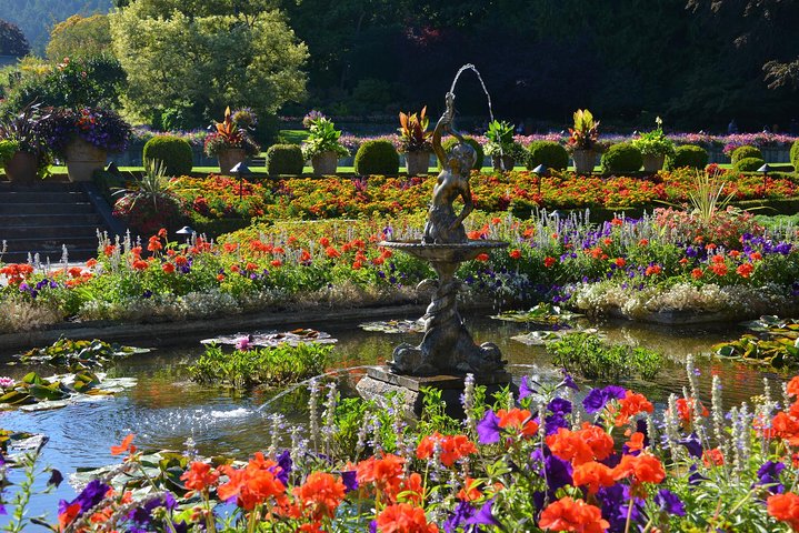 Victoria & Butchart Gardens Tour with Ferry from Vancouver