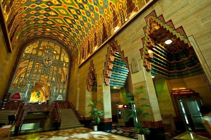 Best Detroit Architecture Walking Tour: Inside Access & Landmarks
