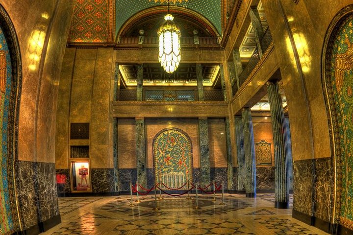 Best Detroit Architecture Walking Tour: Inside Access & Landmarks