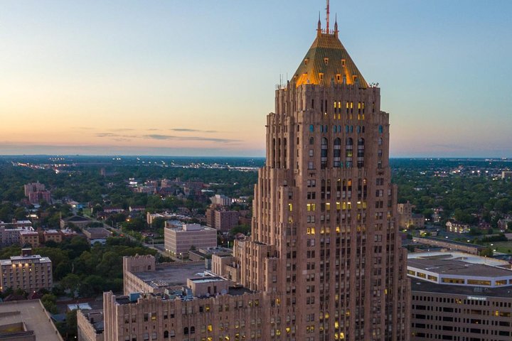 Best Detroit Architecture Walking Tour: Inside Access & Landmarks