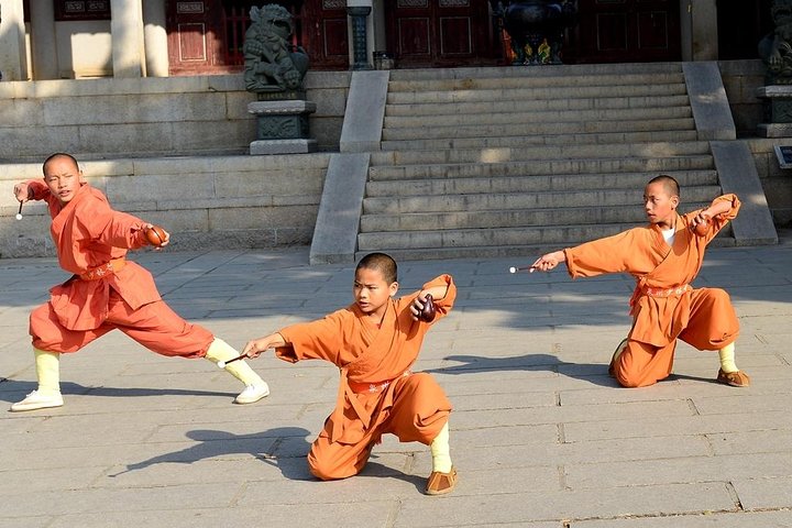 Private Day Tour to Shaolin Temple and Longmen Grottoes from Zhengzhou