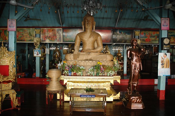 Mae Hong Son City & Temples Tour