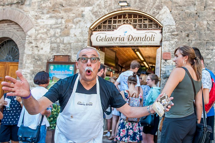 Tuscany Day Trip from Florence: Siena, San Gimignano, Pisa and Lunch at a Winery