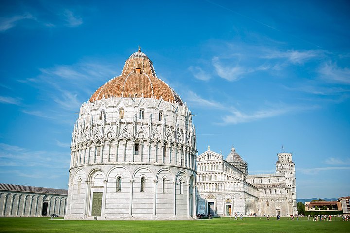 Tuscany Day Trip from Florence: Siena, San Gimignano, Pisa and Lunch at a Winery