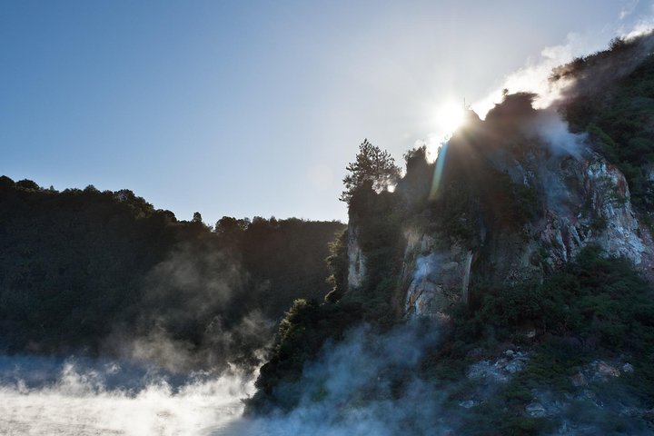 Rotorua based Small Group Morning Tour Waimangu and Wai O Tapu