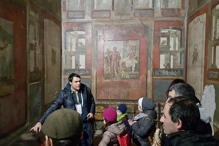 Pompeii and Amalfi Coast Private Day Trip with Pick Up