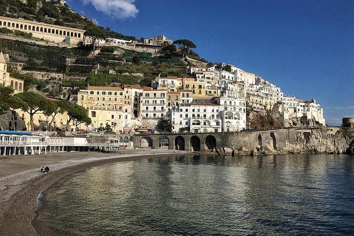 Pompeii and Amalfi Coast Private Day Trip with Pick Up