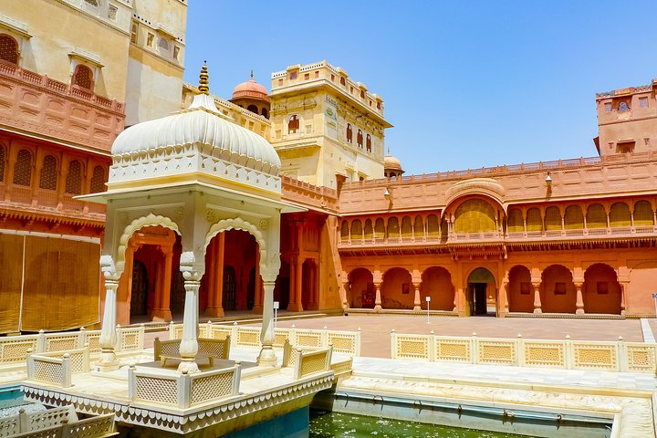 Bikaner Full Day Sightseeing with Bhandeshwari Jain Temple and Lunch