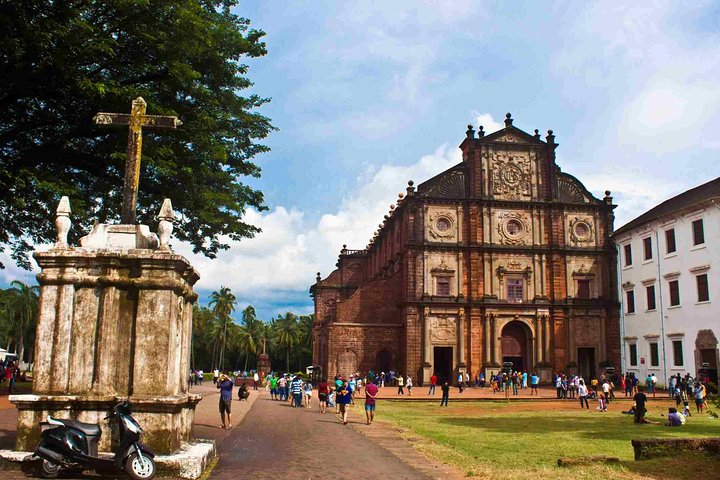CULTURAL & HISTORIC DAY TOUR ATTRACTIONS - Churches, Temples & Spice Plantation