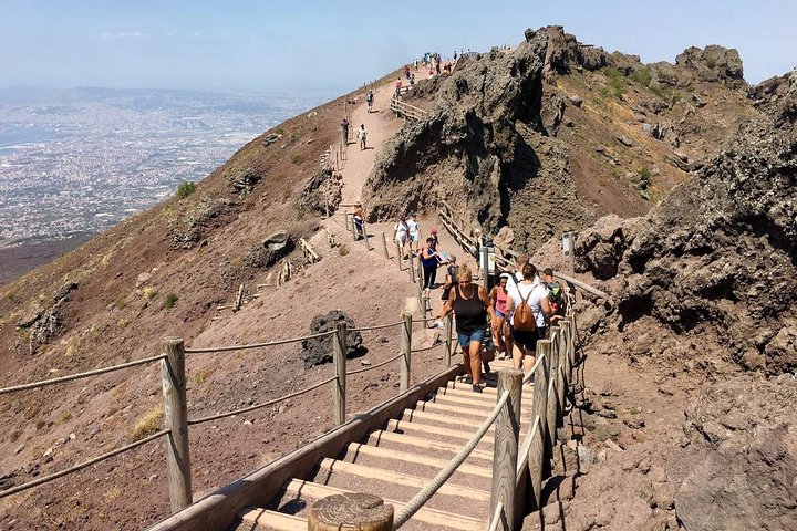 Pompeii & Mt. Vesuvius Elite Tour & Lunch From Naples