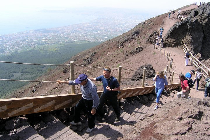 Pompeii & Mt. Vesuvius Elite Tour & Lunch From Naples