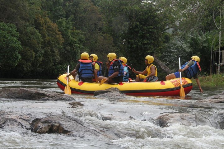 Dayak Lamandau & Orangutan Tanjung Puting Park Tour 6 Days