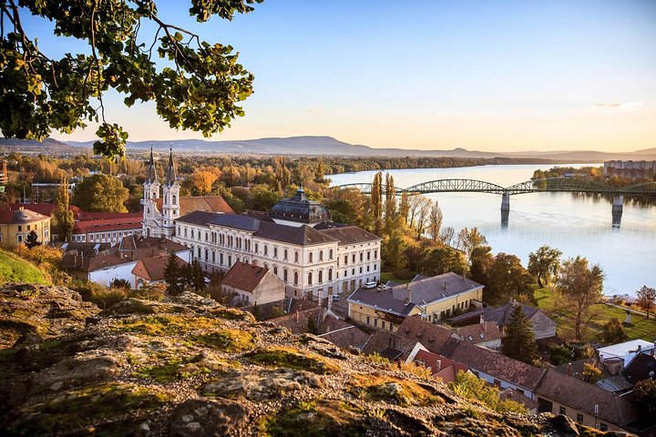 Bratislava-Budapest One-Way Sightseeing Transfer