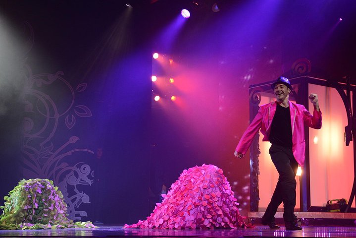 Award Winning Las Vegas-Style Magic Show! Charles Bach Wonders!