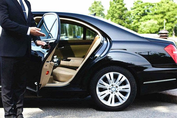 Guangzhou Baiyun Airport to Hotels: Private with Meet & Greet