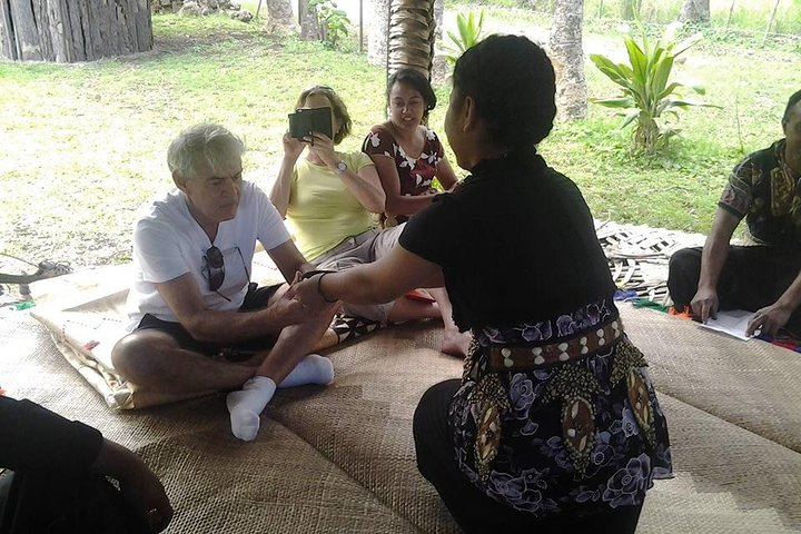 Half-Day Anahulu Cave and Cultural Tour