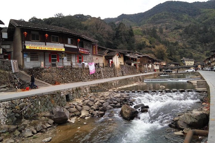 Private Day Tour To Tianluokeng Tulou from Xiamen Including Lunch